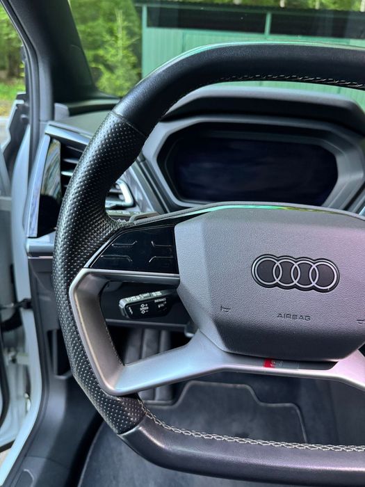 Авто Audi q4 sportback e-tron