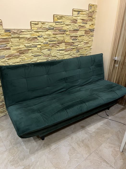 Диван розкладний майже новий