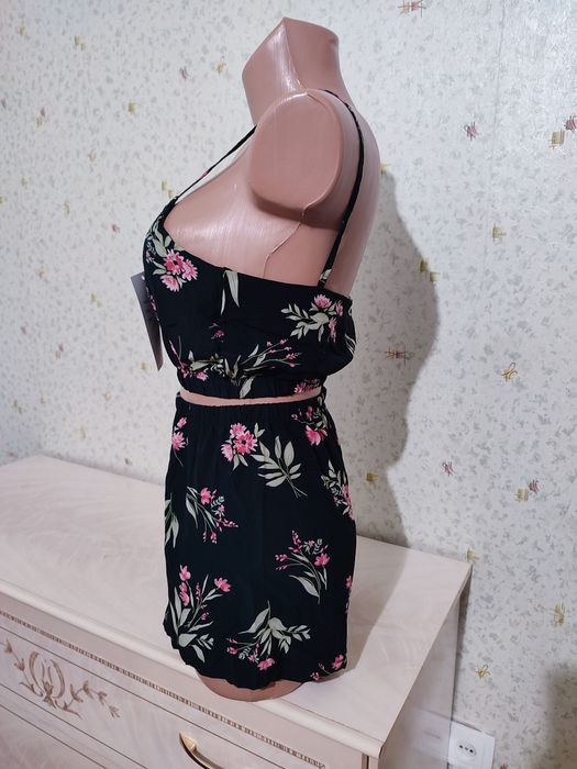 Продам комплект нижнего белья шорты - топик женская р S-44 новая