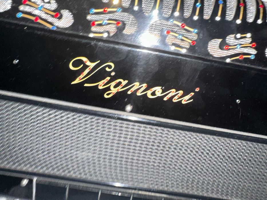 Acordeao Vignoni 4 Voz 120 Baixos Esta com.   Baixa de preço