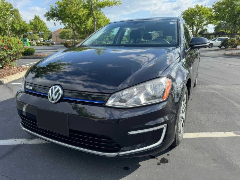 Volkswagen e-Golf SEL Premium      2016