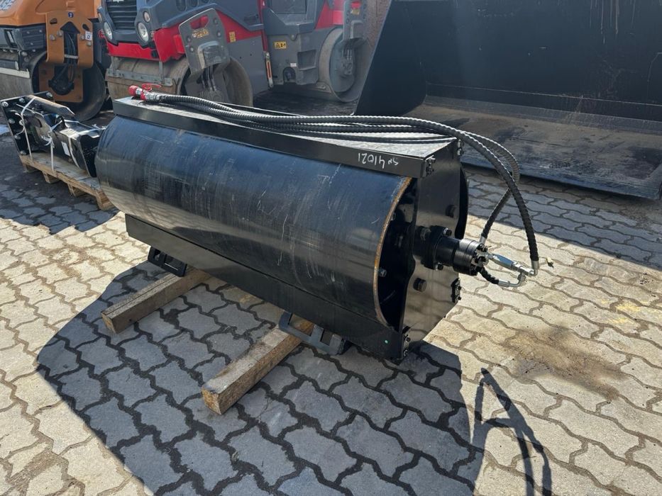 Мульчер, косилка, віброкаток, щітка, бетономішалка для Bobcat з ПДВ