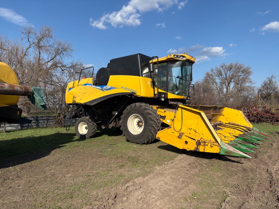 Комбайн New Holland CX6090