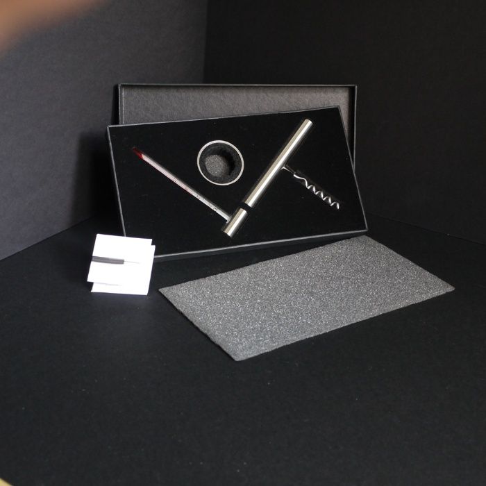 Enoteca, saca rolhas, termómetro, argola anti respingo Design PHILIPPI