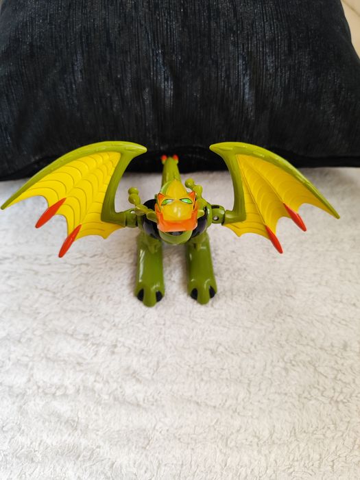 Smok do figurki Swampfire Ben 10.