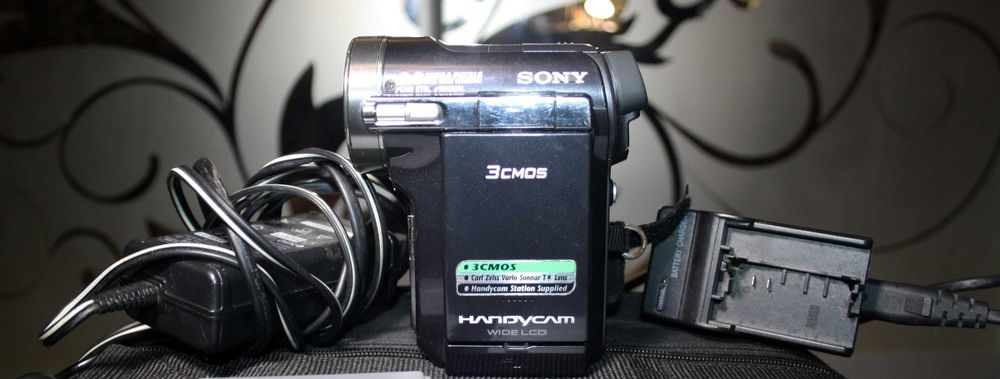 Sony DCR-PC 1000E.Три матриці.