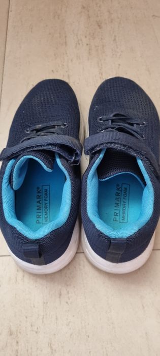 Tenis azuis como novos