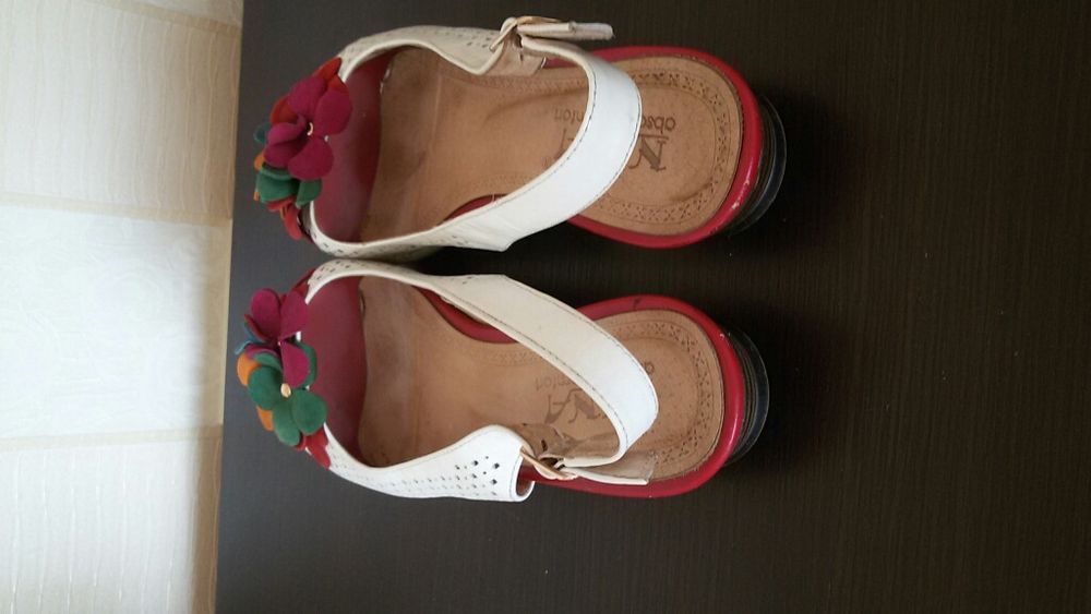 Кожаные босоножки,р.37