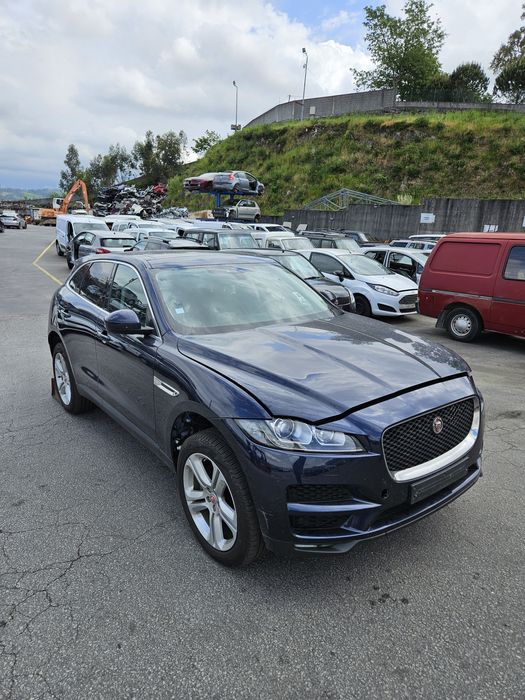 Jaguar F-Pace 2.0D AWD de 2017 para peças