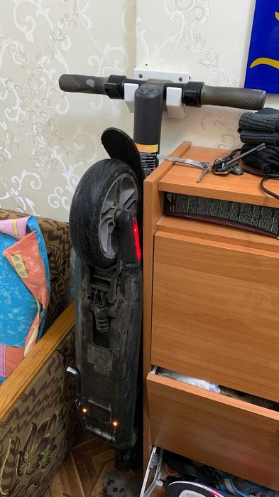 Настінний тримач для самоката Ninebot ES1 ES2 ES4