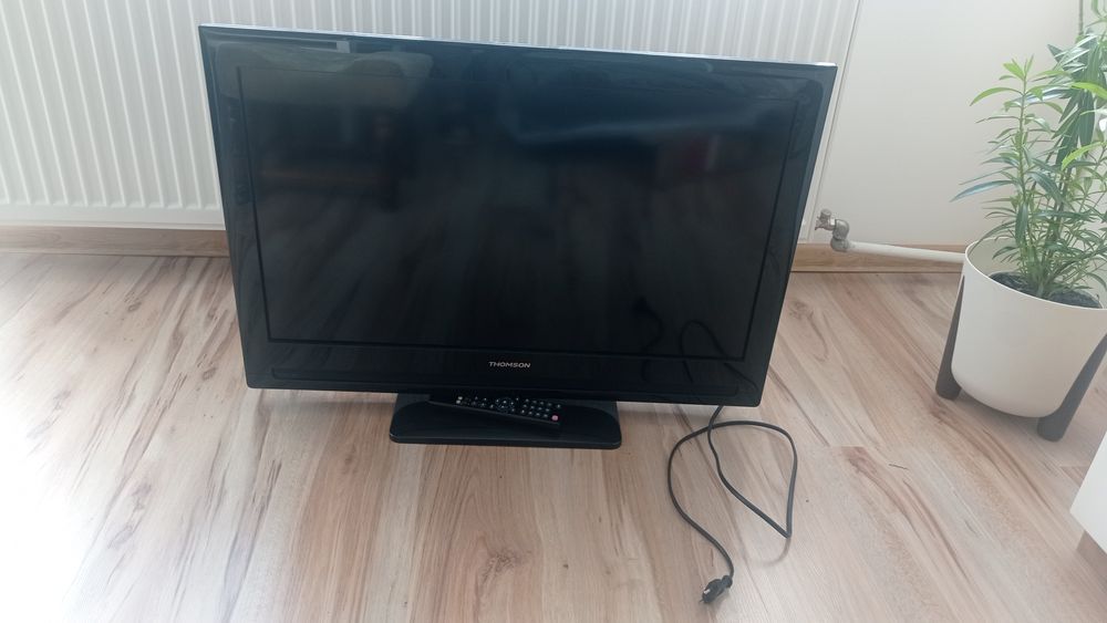 Telewizor Thomson 32HS2246C 32 uszkodzony