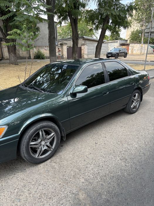 Toyota Camry 20