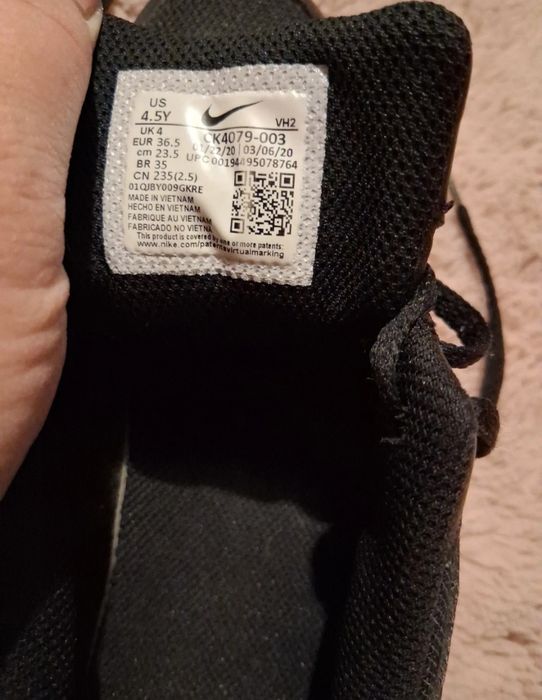Adidasy Nike nr. 36.5 czarne grubsze materiałowe casual basic alternat