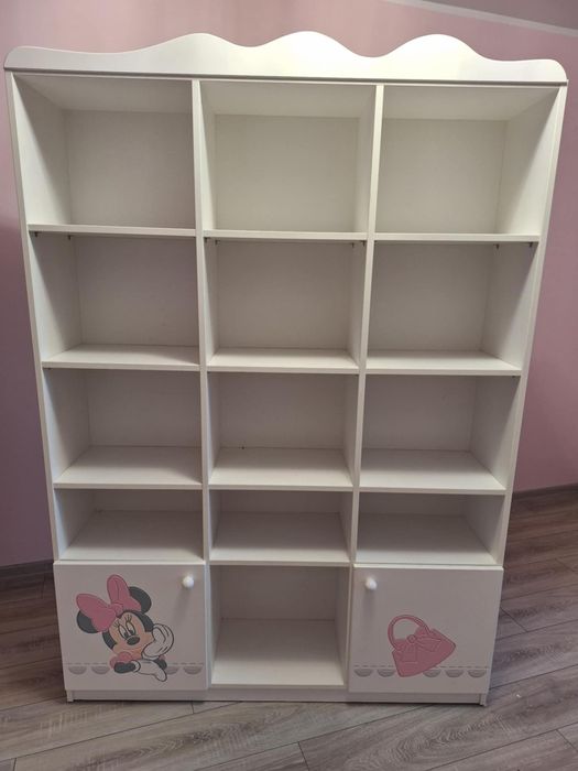 Sprzedam regał w dobrym stanie