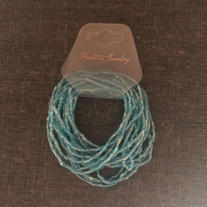 Bijuteria e bolsas desde...