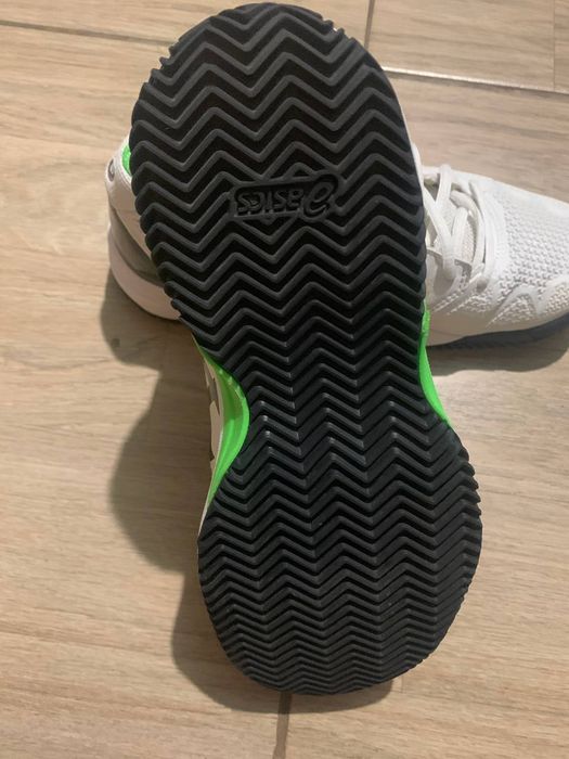 Кросівки ASICS  волейбольні