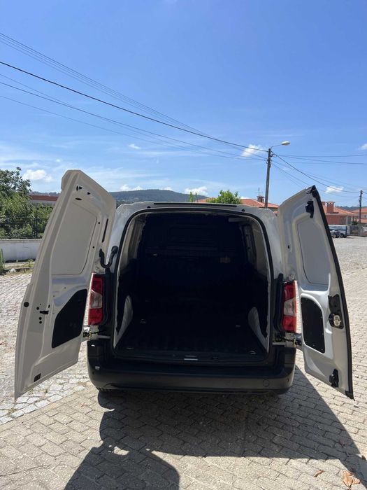 Peugeot Parner 2025 130CV Caixa. Aut