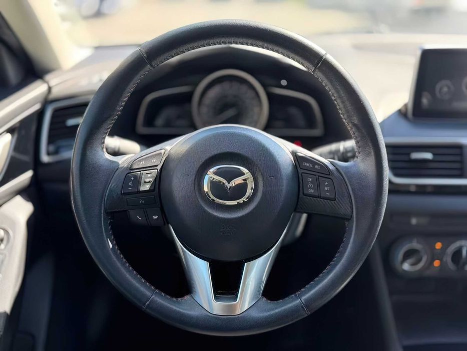 Mazda 3 i Touring      2016