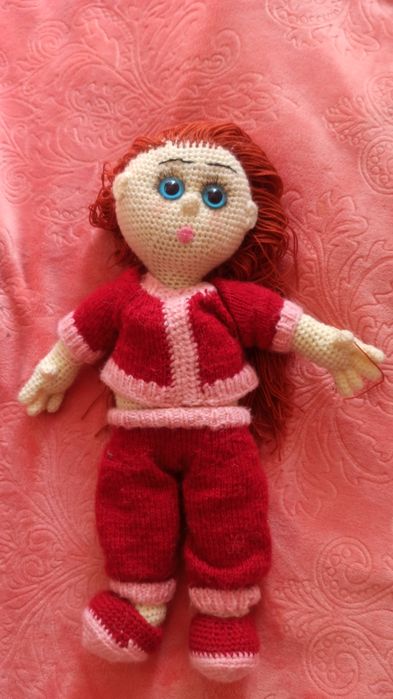 Вязанная.  кукла