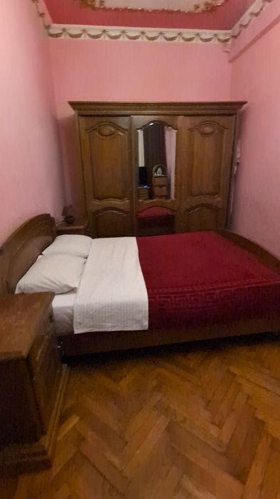 Центр Своя на 6 человек+ паркоместо во дворе