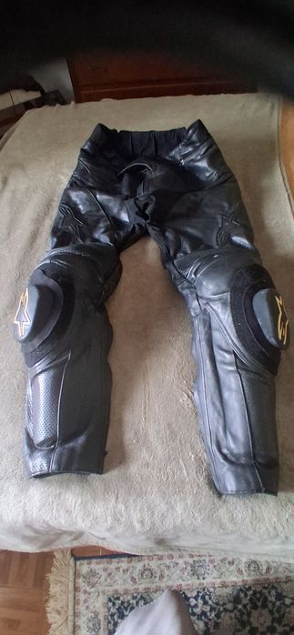 Vendo calça e botas de motar