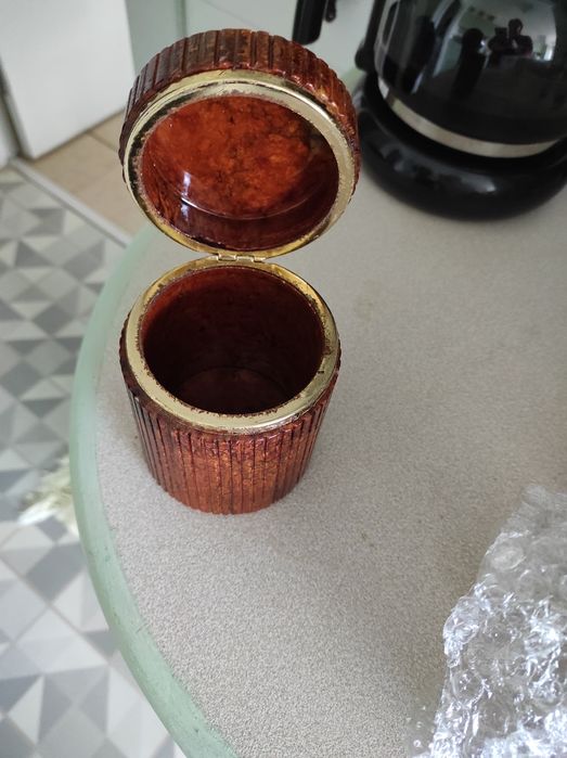 Cigarreira em pedra trabalhada