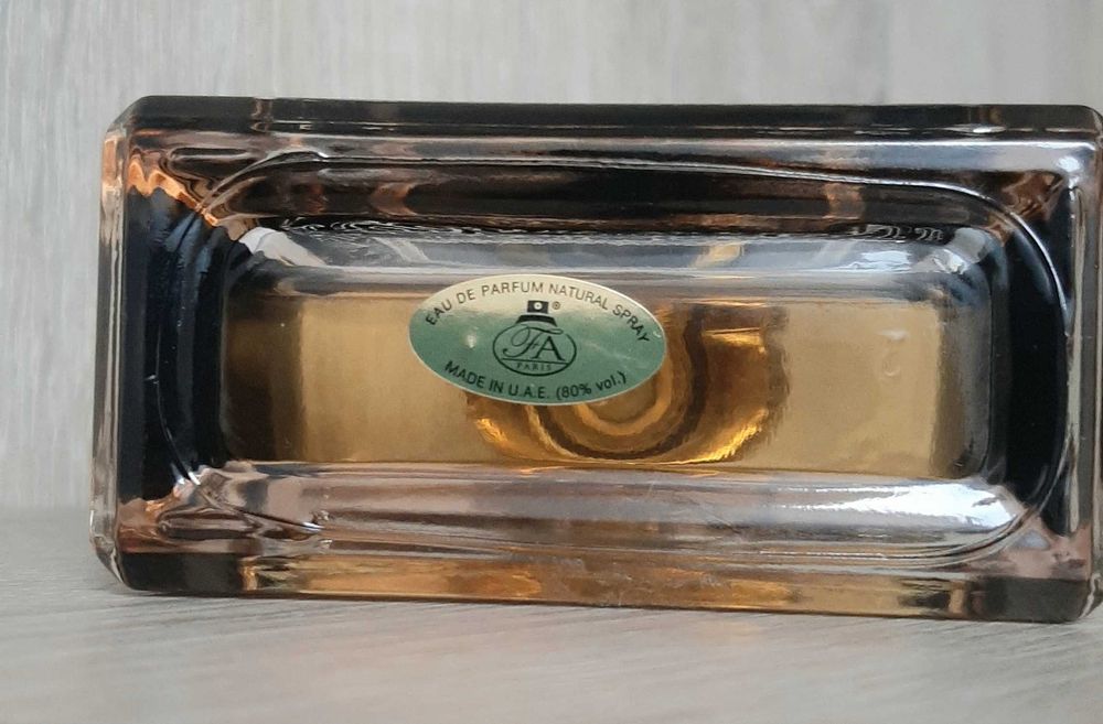 Perfumy French Avenue Essence de Noire