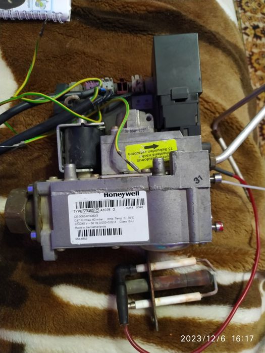 Продам блок управления горением Honeywell