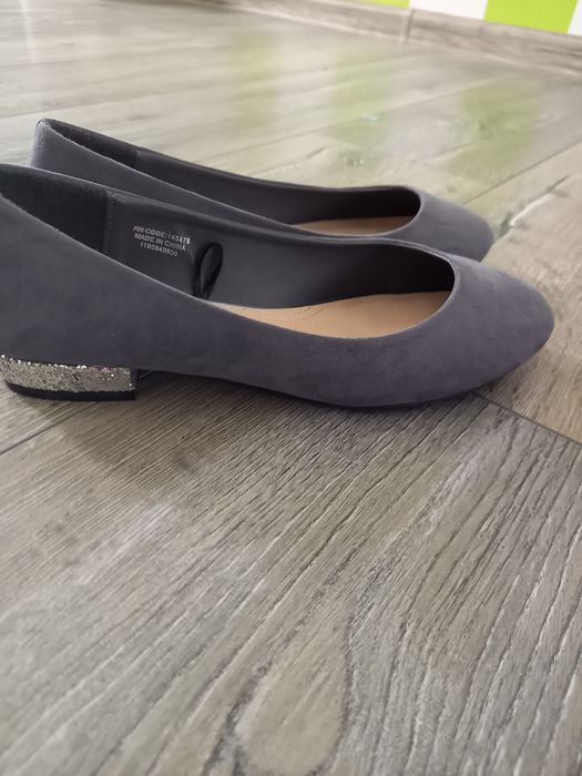Buty na ozdobnym obcasie.Roz.37.