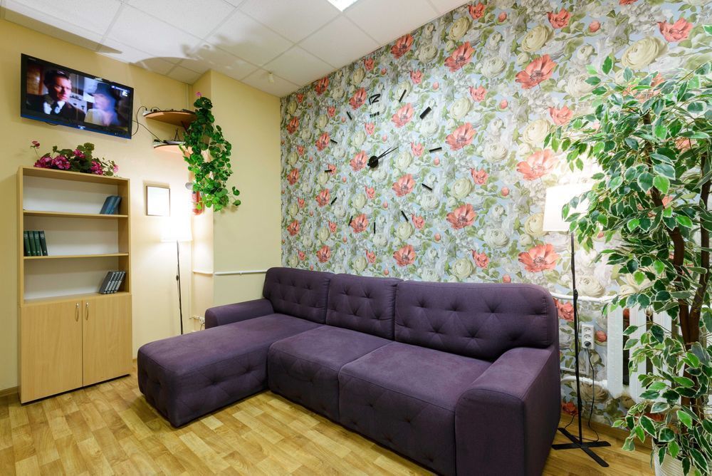 Открытие Современного Хостела Киев ! Метро ВДНХ, Теремки Владелец