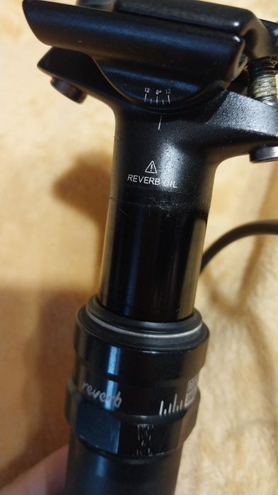 Велосипедный подседельный штырь  (Дропер) RockShox Reverb.