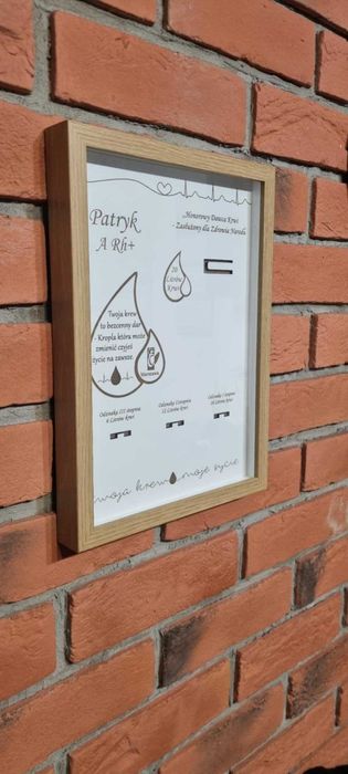 Ekspozytor na odznaki HDK