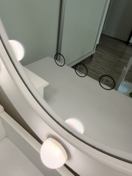 Toaletka z lustrem led