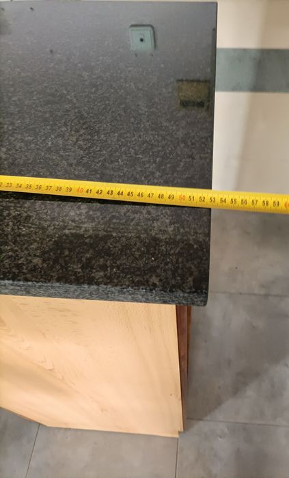 Balcão em faia, tampo em granito