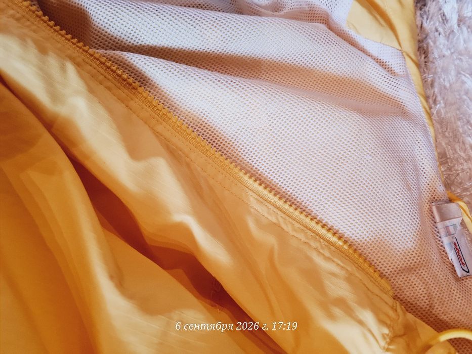 ветровка женская Reebok 48р.