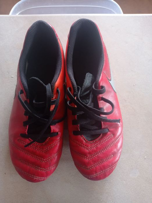 Sprzedam buty korki 41 i 38 !