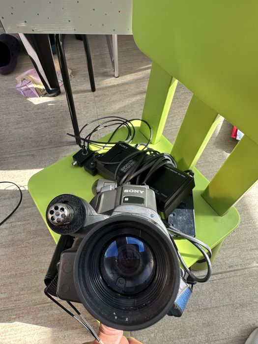 Câmara de filmar Sony CCD F375E