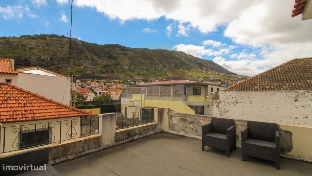 Prédio para Comércio e Habitação no Centro de Machico