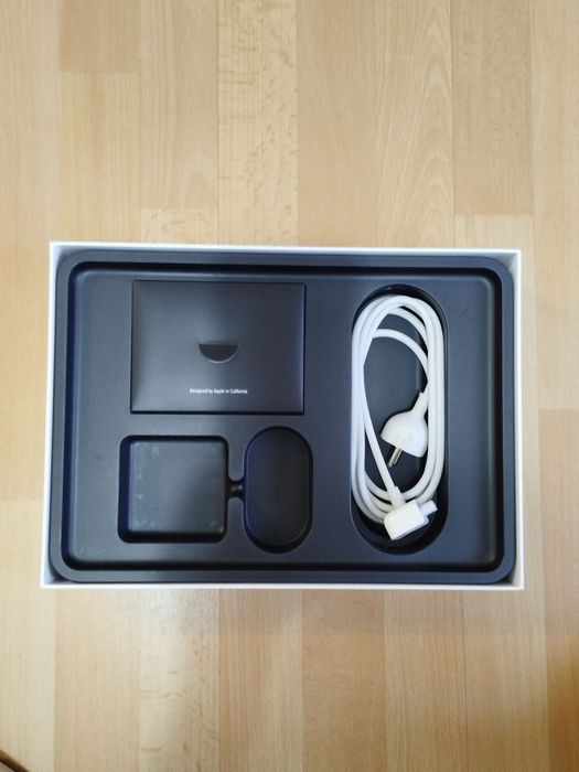 Caixa Apple MacBook Pro 13