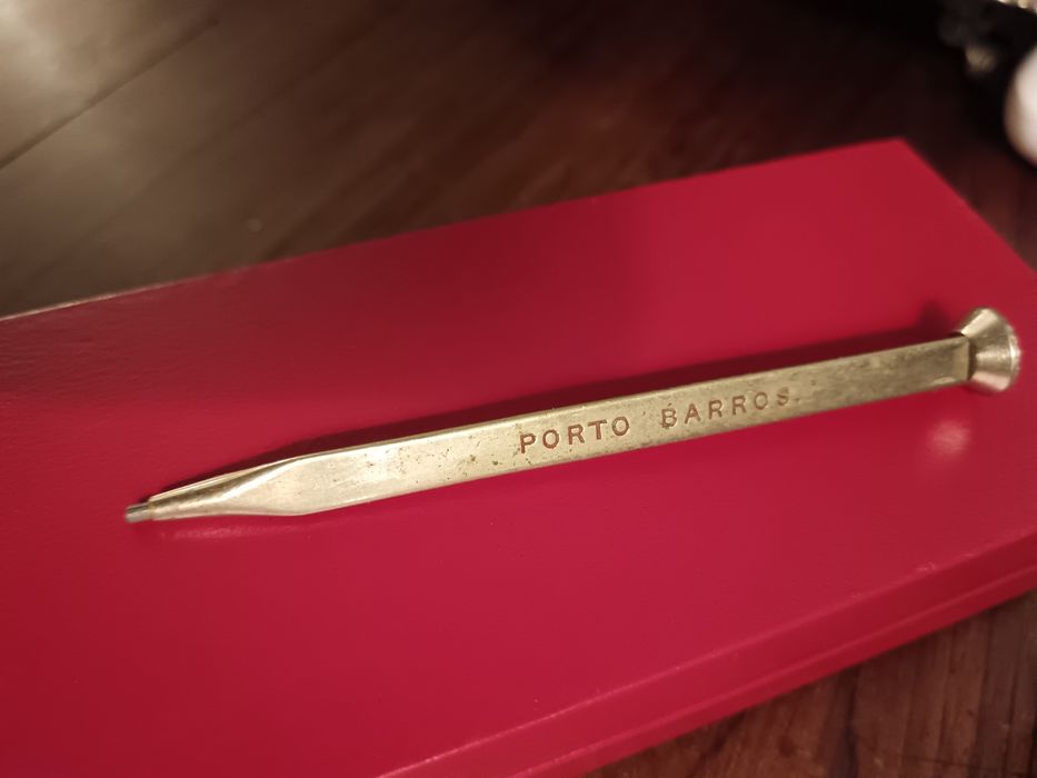 Lapiseira antiga Porto Barros