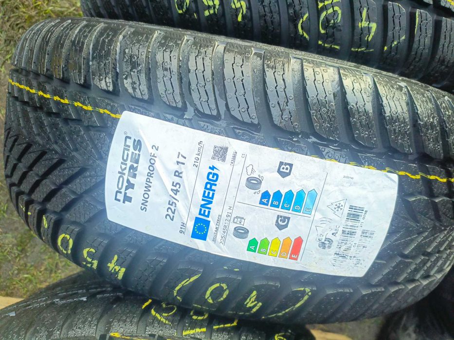 Nowe opony zimowe 225/45/17 Nokian 2024r 2 sztuki