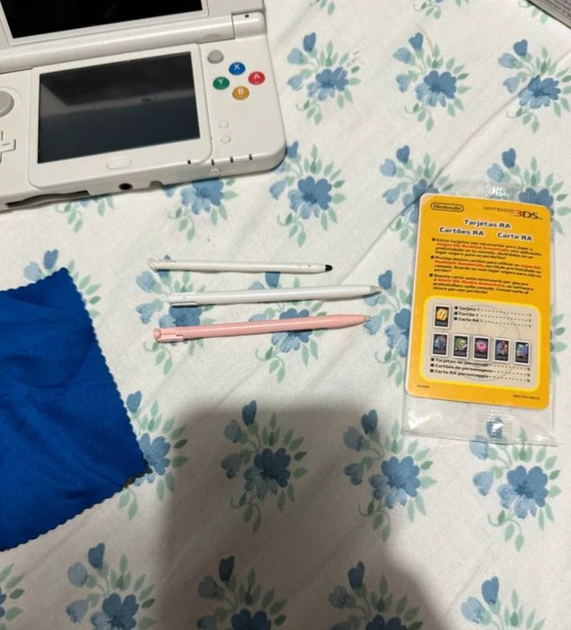 Nintendo New 3DS Branca + Caixa