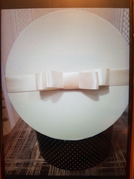 Коробка для букетів або для інших фантазій)