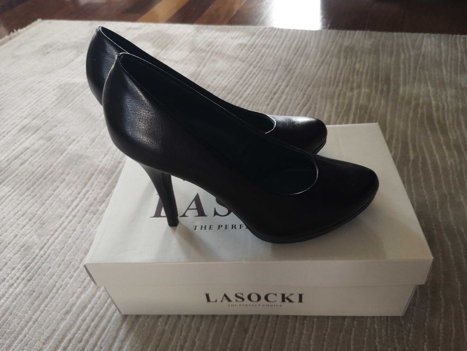 Czarne szpilki 38 na obcasie Graceland Deichmann