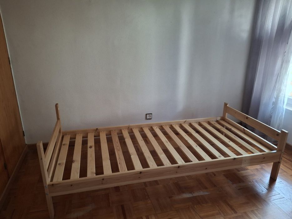Cama solteiro sem colchão