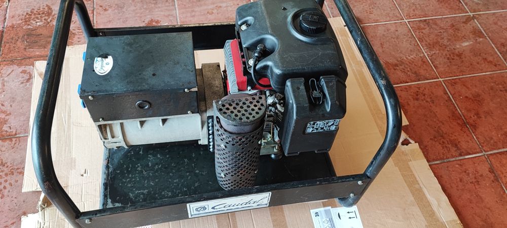 Gerador a gasolina lombardini 8CV 350cc 5kva 220v monofásico