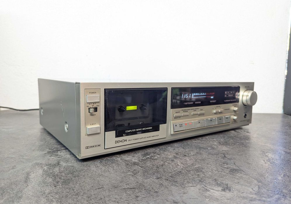 Касетна дека Denon DR-M11.