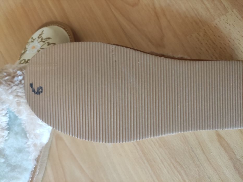 Kapcie góralskie z owczej wełny 36