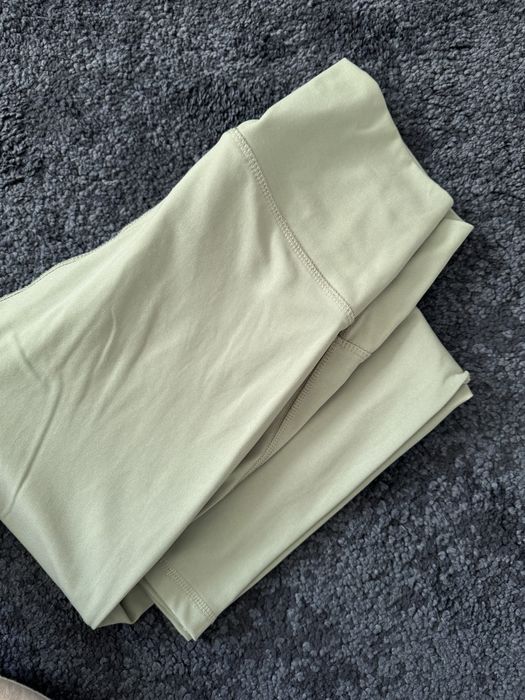 Pistacjowe legginsy gina tricot S