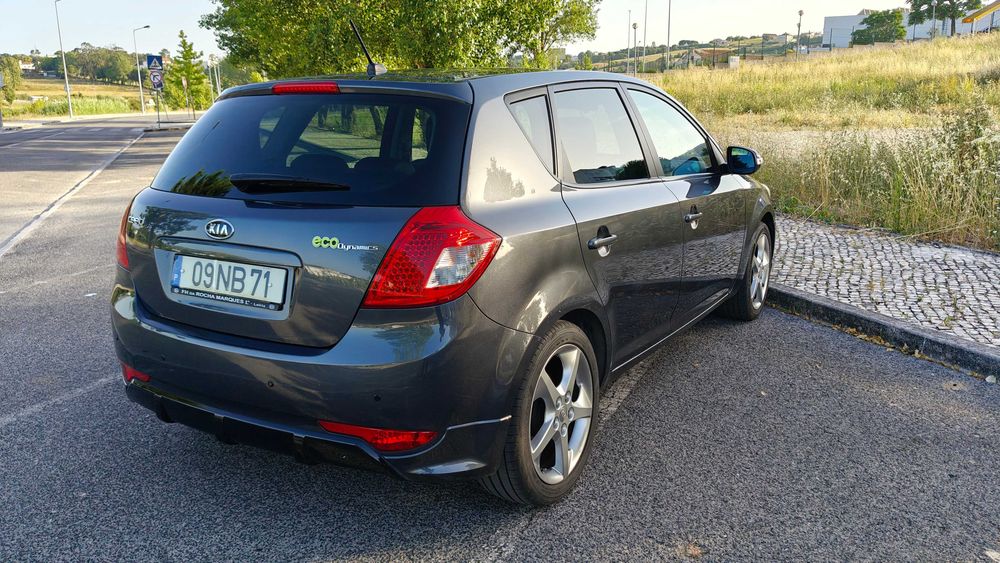Kia Ceed 1.6 CRDi 128cv TX (1 Só Dono) – Junho 2012